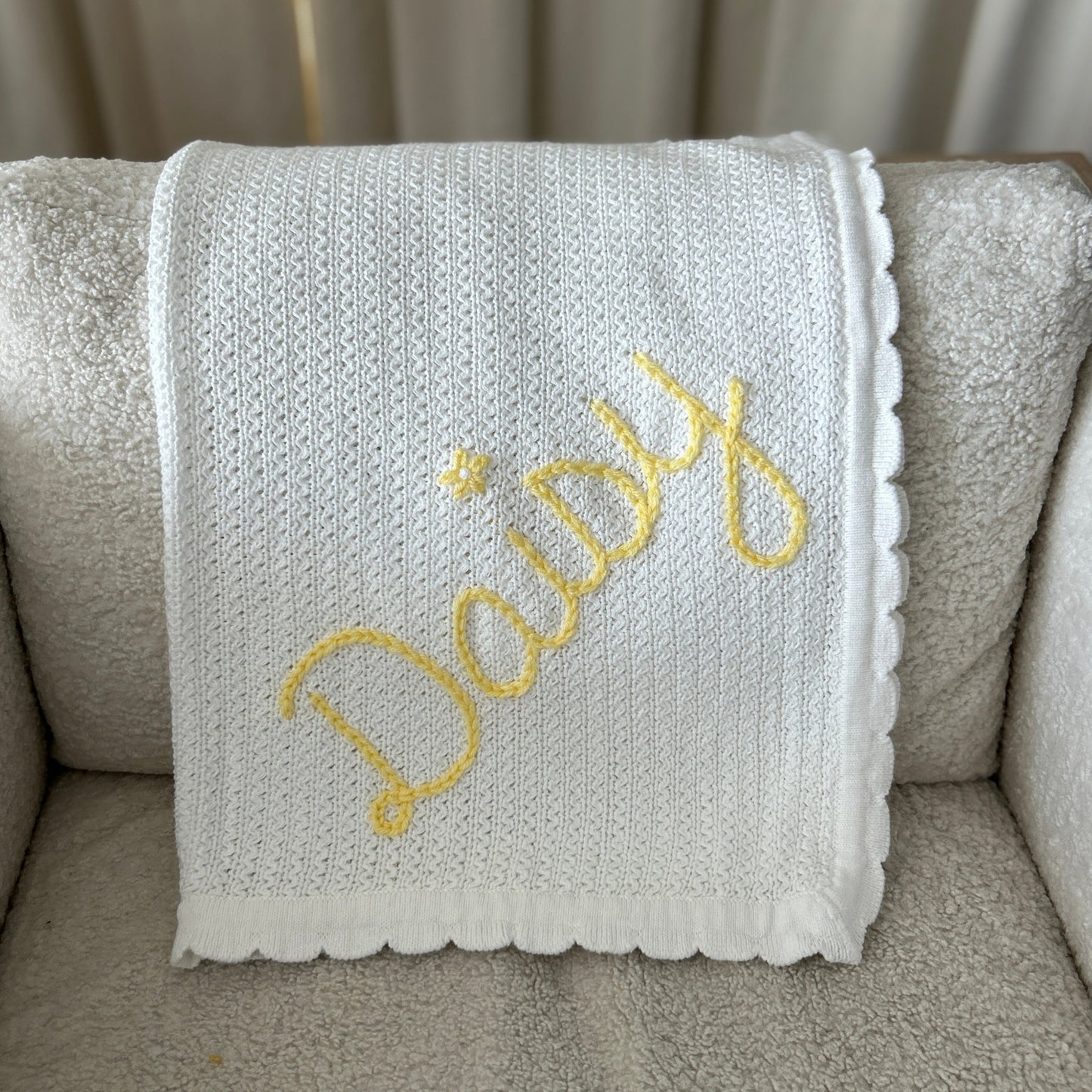 Ivory Scalloped Edge Thin Knit Baby Blanket