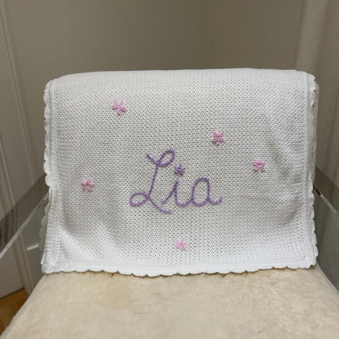 Ivory Scalloped Edge Thin Knit Baby Blanket