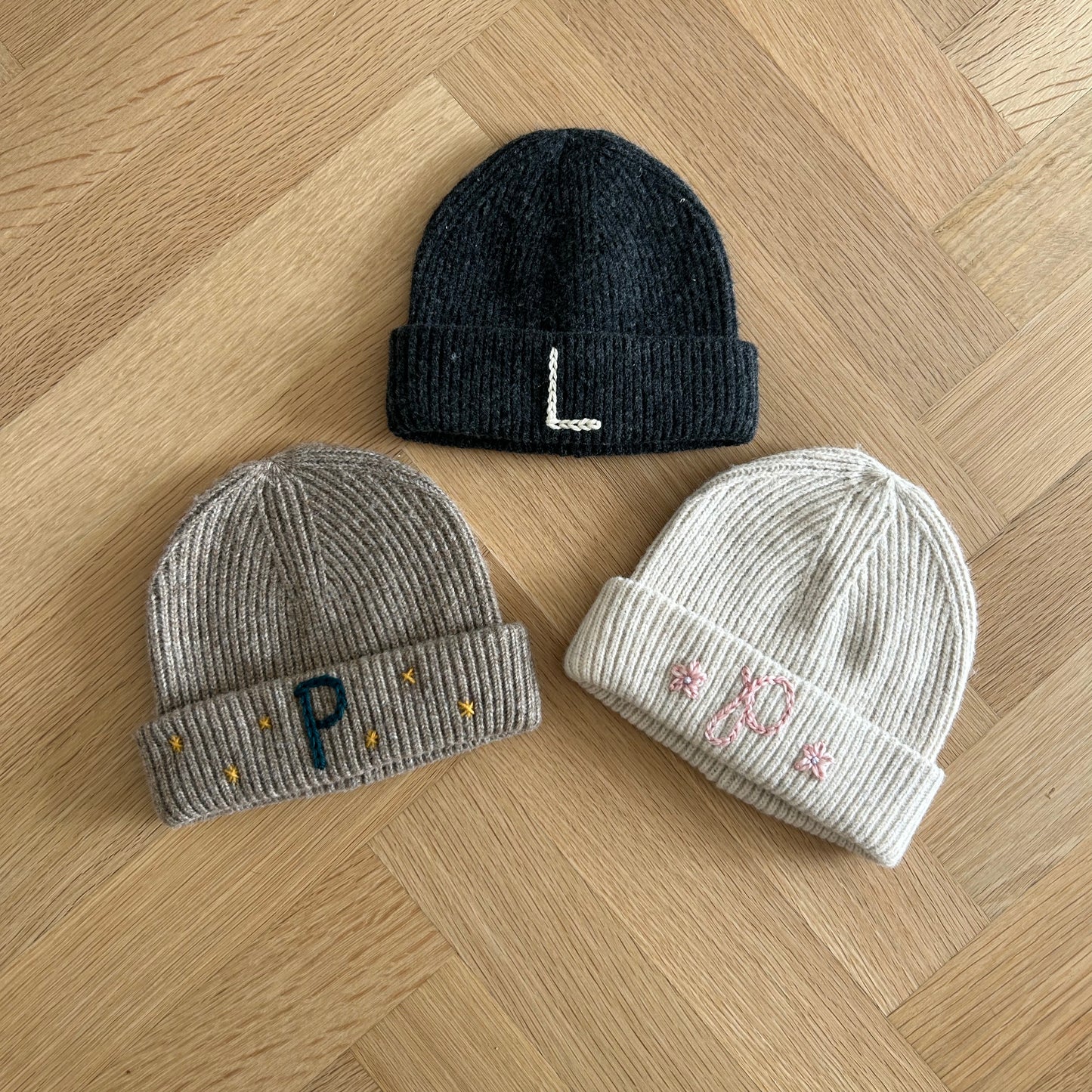 Soft Beanie *PREMIUM COLLECTION* | Ivory & Charcoal, 3-9 YO