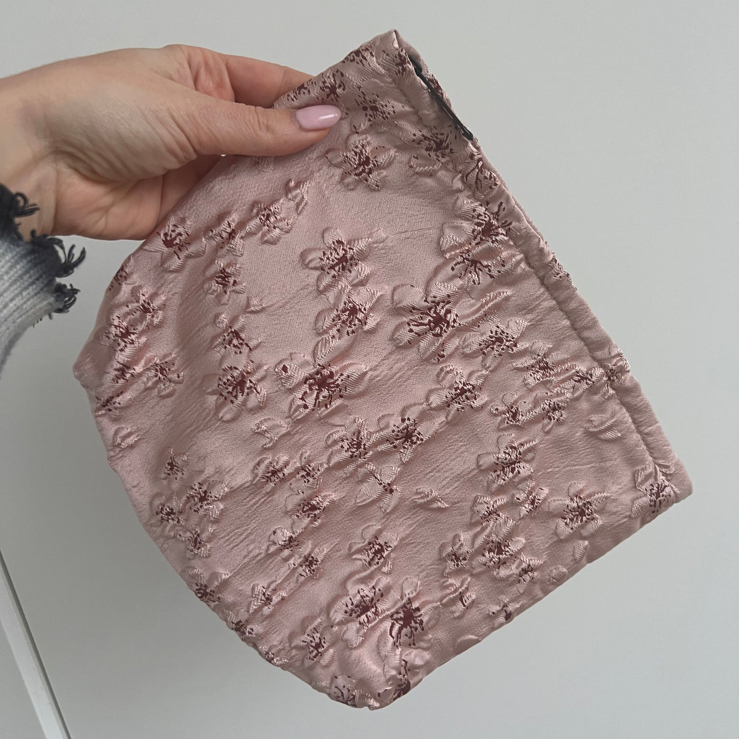 SAMPLE METALLIC FLORAL POUCH : NO EMBROIDERY / CUSTOMIZATION