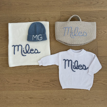 The Large Classic Newborn Bundle: Sweater + Blanket + Hat + Bin