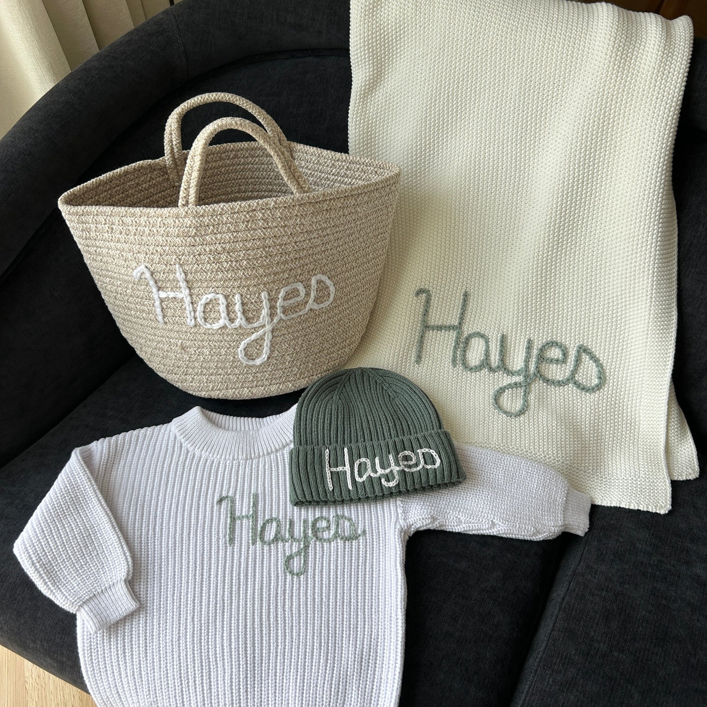 The Large Classic Newborn Bundle: Sweater + Blanket + Hat + Bin